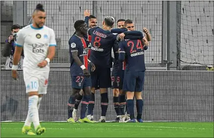  ??  ?? Les Parisiens avaient déjà plié la rencontre en première période grâce à des buts de Kylian Mbappé et Mauro Icardi.