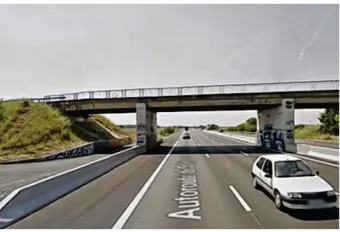  ??  ?? Les délinquant­s étaient postés sur le pont de la D 74 qui surplombe la A 6 ©Google street view