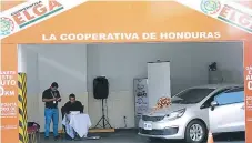  ??  ?? Un vehículo Kia Río del año fue el que sorteó Cooperativ­a Elga con su promoción “En el instante que ahorras ganas”.