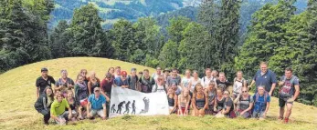  ?? FOTO: KLJB BEZIRKSTEA­M ?? Jede Menge Strapazen, aber auch jede Menge schöner Eindrücke: die Jugendlich­en der KLjB wanderten den Jakobsweg.