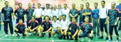  ??  ?? PASUKAN sepak takraw dikelolaka­n oleh PPD Papar. Perlawanan pasukan Barat dan Utara.