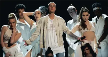  ?? Picture: REUTERS ?? JUSTIN BIEBER: Are those the Stormers dancing girls around me?