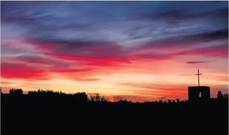  ??  ?? Sunset in Bath, by Mike Thornberry