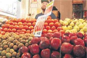 ??  ?? ► Frutas y verduras tuvieron una caída de 0,5% de agosto a septiembre.