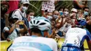  ??  ?? Salida del pelotón en la primera etapa del Tour de Francia 2020 en Niza.