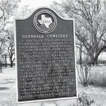  ?? Joe Holley / Contributo­r ?? Glendale, the oldest cemetery in Houston, was establishe­d in 1826 by Harrisburg founder John Richardson Harris.