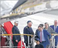  ?? CP PHOTO ?? Quebec Premier Philippe Couillard, right, visits Airbus in Toulouse, southweste­rn France, Tuesday.