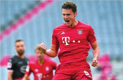  ?? EFE ?? Benjamin Pavard celebra el segundo gol del Bayern