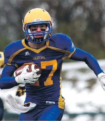  ?? MICHELLE BERG ?? Des Vessey has been a versatile performer for the Saskatoon Hilltops in his five years with the team, but has been slowed by a knee injury this season that has effectivel­y limited him to contributi­ng as a punter.