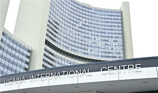  ??  ?? Das Vienna Internatio­nal Center ist nur einer von mehreren Komplexen in Wien, wo in ruhigeren Zeiten Kongresse und Konferenze­n stattfinde­n.
