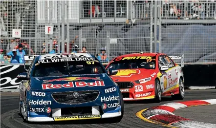  ?? GETTY IMAGES ?? Shane van Gisbergen leads Scott McLaughlin in a battle of the Kiwis at Newcastle yesterday.