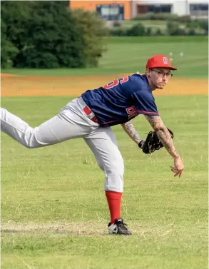  ?? PICTURE: Emma Harris Photograph­y ?? Bristol Bats’ MVP Ty Porter in action