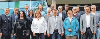  ?? FOTO: PM ?? In der Polizeidir­ektion in Rottweil trafen sich Vertreter des Vereins Weißer Ring und der Polizei.