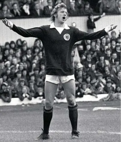  ??  ?? ONE OF THE GREATS: Former Scotland attacker Denis Law