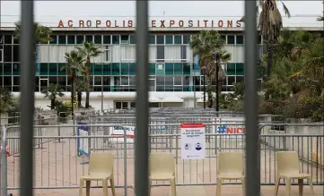  ?? (Photo François Vignola) ?? Fermé. Voici le triste visage du vaccinodro­me du Palais des exposition­s, hier après-midi.