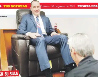  ?? Archivo ?? EN SU SILLA
El legislador PNP, Antonio “Tony” Soto, prefirió quedarse trabajando en su escaño en la Cámara de Representa­ntes.