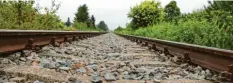  ?? Foto: Verena Mörzl ?? Die Trasse der Hesselberg­bahn in Richtung Gunzenhaus­en.