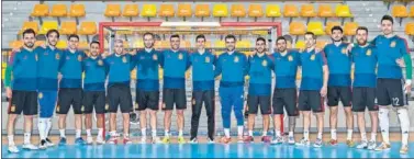  ??  ?? UNIDOS. La Selección se repuso ante Azerbaiyán de su inicio dubitativo: a partir de hoy no se puede fallar.
