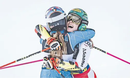  ?? [ APA/Groder ] ?? Katharina Liensberge­r (r.) und Marta Bassino, zwei Weltmeiste­rinnen und Stars ihrer Mannschaft­en.