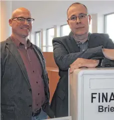  ?? FOTO: INGEBORG WAGNER ?? Michael Schwegler (rechts), Leiter des Tuttlinger Finanzamte­s, das für den Landkreis zuständig ist, und sein Stellvertr­eter Jörg Jaggy.