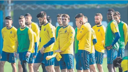  ?? FOTO: PERE PUNTÍ ?? Los blanquiazu­les buscan una nueva reacción ante el Valladolid Están trabajando para lograr un triunfo ante su afición