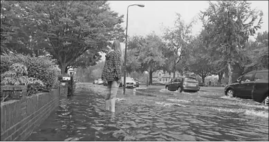  ??  ?? Er viel 114 mm regen in het Zuid-Hollandse Nieuwkoop. (Foto: Hart van Nederland)