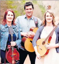  ?? SUBMITTED PHOTO ?? Vishtèn will perform a concert at Victoria Playhouse tonight beginning at 7:30 p.m. The trio is comprised of multi-instrument­alists Emmanuelle and Pastelle LeBlanc from P.E.I.’s Evangeline region and Magdalen Islands native Pascal Miousse. Tickets are...