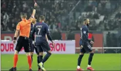  ??  ?? Neymar ve la roja durante el partido ante el Girondins.