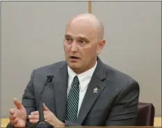  ??  ?? Fired Balch Springs police officer Roy Oliver, who is charged with the murder of 15-year-old Jordan Edwards, testifies with defense attorney Jim Lane during the sixth day of his trial at the Frank Crowley Courts Building in Dallas on Thursday. ROSE BACA/THE DALLAS MORNING NEWS VIA AP