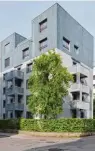  ?? Foto: Hinder Kalberer Architekte­n GmbH, BHW Bausparkas­se ?? Mit einer Aufstockun­g von Gebäu den lässt sich gut neuer Wohn raum schaffen.