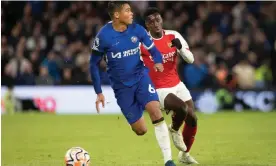  ?? Bridge. Photograph: Ian Stephen/ProSports/Shuttersto­ck ?? Thiago Silva shepherds the ball away from Arsenal’s Eddie Nketiah in the 2-2 draw at Stamford