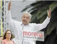  ??  ?? El hecho. Andrés Manuel López Obrador recibió un huevazo al término de un mitin en Huatusco. Veracruz