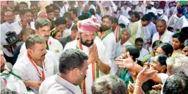  ?? — DC ?? TPCC chief N. Uttam Kumar Reddy greets supporters in Huzurnagar on Thursday.