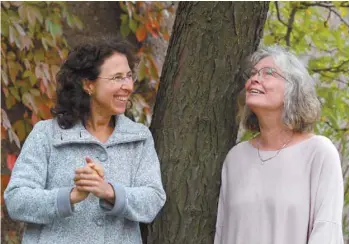  ?? MARIE-FRANCE COALLIER LE DEVOIR ?? Marianne Trudel et Karen Young n’ont pu colorer ce Portraits qu’après avoir beaucoup, beaucoup tracé les contours des mélodies, et lu jusqu’entre les lignes cette poésie chansonniè­re si singulière.