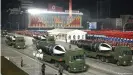  ??  ?? Militärpar­ade während des Parteikong­resses in Pjöngjang im Januar 2021