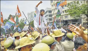  ?? PTI ?? Congress leaders during a protest rally against KS Eshwarappa, in Bengaluru on Thursday.