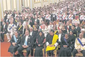  ?? TV POOL SCREEN CAPTURE ?? BELOW
Foreign royalty and guests take part in the royal cremation ceremony at Phra Thinang Songtham at the royal cremation ground.