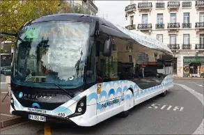  ?? (Photo P. F.) ?? Après les bus électrique­s (lancés dans l’agglo cannoise, il y a un mois), les bus à hydrogène ? C’est l’une des ambitions portées par le pôle métropolit­ain Cap Azur.