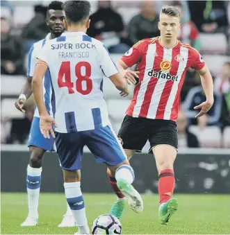  ??  ?? Andrew Nelson in action for Sunderland U23s against Porto in the Premier League Internatio­nal Cup.