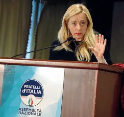  ?? Destra ?? Giorgia Meloni ieri al Royal Hotel Carlton, dove si è svolta l’assemblea nazionale di Fratelli d’Italia