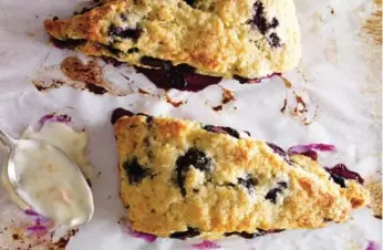  ?? PHOTOS COURTESY OF RICARDO ?? Freeze the dough for blueberry scones until you’re ready to eat them.