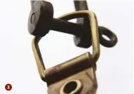 ?? ?? 3 3 Easy connection to a halyard shackle