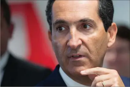  ??  ?? Ces dernières semaines, Patrick Drahi doit faire face à une crise boursière sans précédent de son groupe.