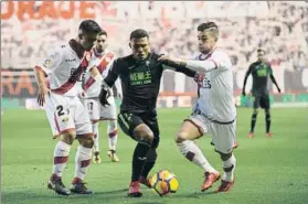  ?? FOTO: LOF ?? El Rayo desactivó la sala de máquinas nazarí y los tres puntos se quedaron en Vallecas