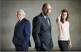  ??  ?? Niels Arestrup, Kad Merad et Anna Mouglalis entre amitié et coups bas.