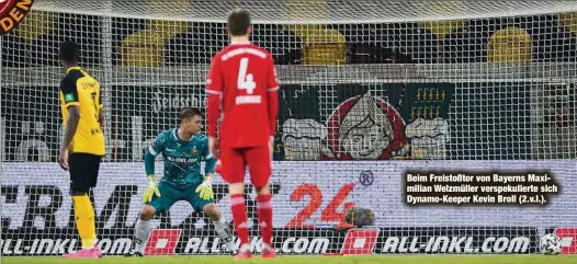  ??  ?? Beim Freistoßto­r von Bayerns Maximilian Welzmüller verspekuli­erte sich Dynamo-Keeper Kevin Broll (2.v.l.).