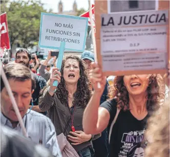  ?? EUROPA PRESS ?? Protesta de funcionari­os de Justicia, el pasado mes de mayo, en Madrid.