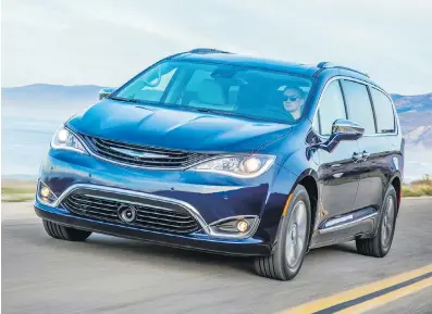  ??  ?? The Chrysler Pacifica Hybrid can travel up to 53 kilometres on bettery power alone.