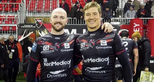  ?? PHOTOS: SUPPLIED ?? Long way from home . . . Former Otago outside backs Gavin Stark (left) and Tony Ensor are enjoying life with French club Oyonnax.