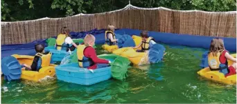  ??  ?? Les enfants peuvent s’essayer aux Pédal’eaux.